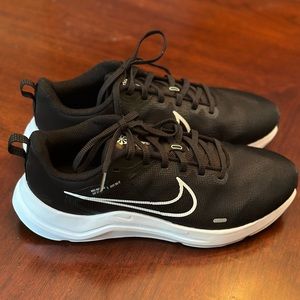 Nike men’s shoes sneakers running size 8
